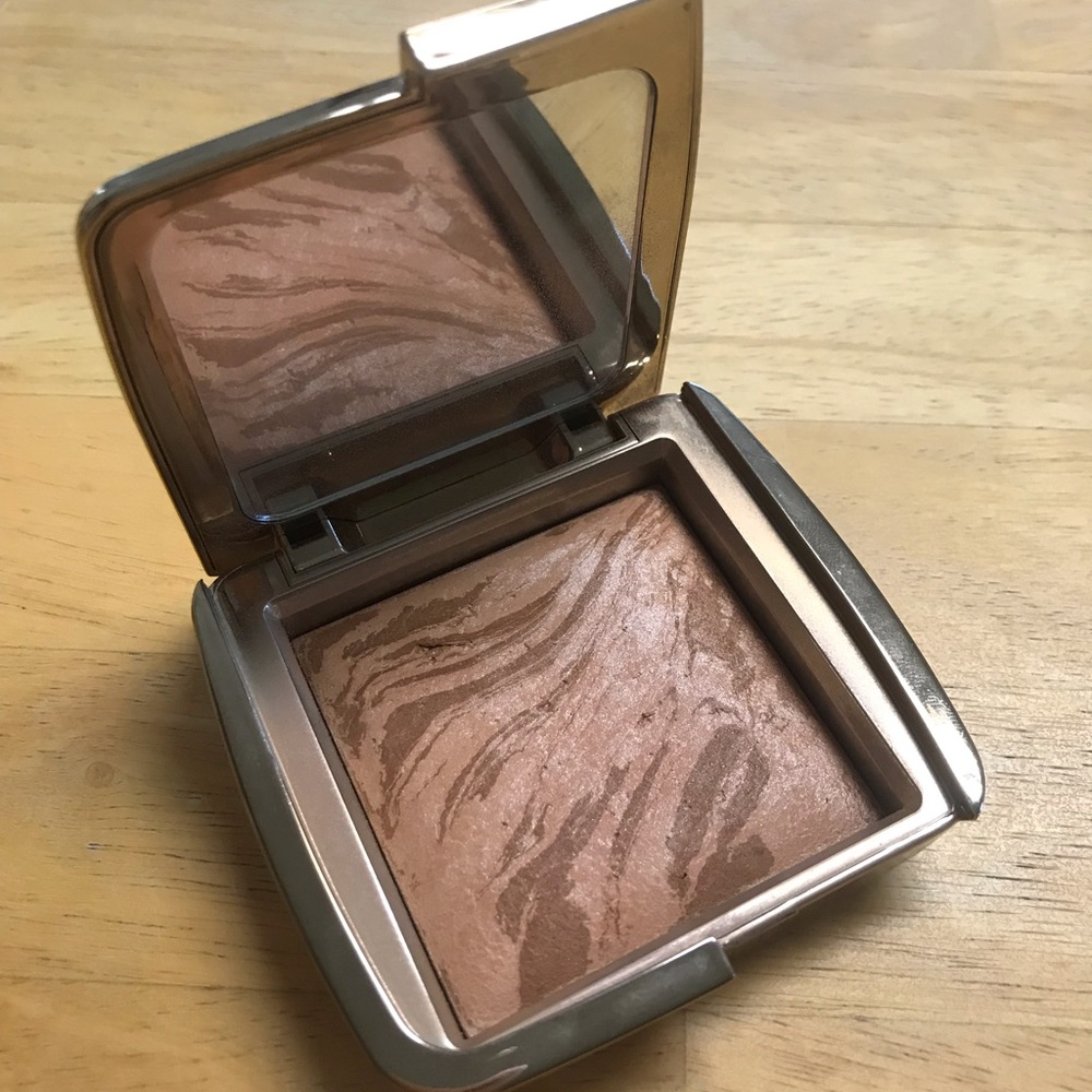 Hourglass Ambient Light Bronzer